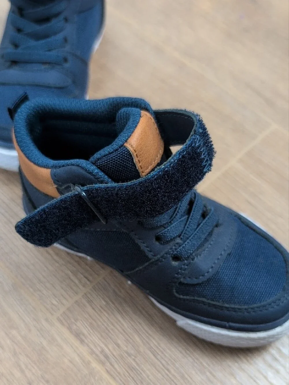 The Children's Place Navy Hightop Toddler Size 7 Sneakers